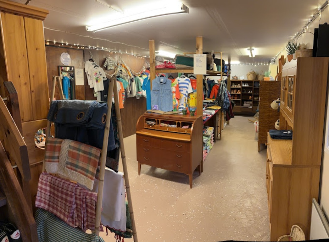 Images Carinas Secondhand Kläder och Lite Annat - Secondhand Båstad