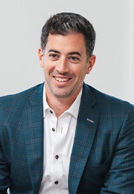 Austin Reed headshot