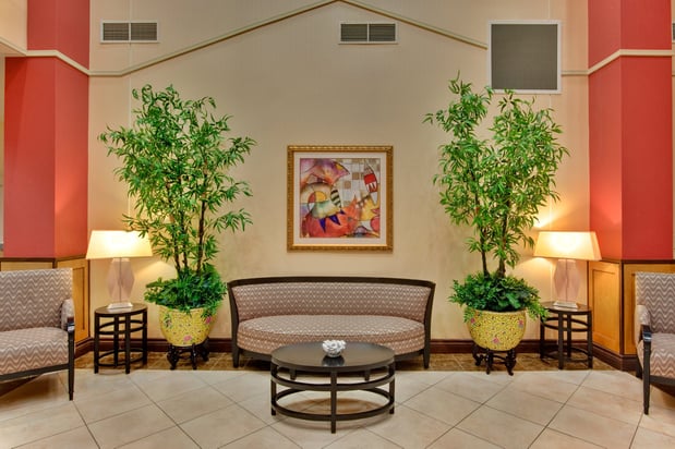 Images Holiday Inn & Suites Bakersfield by IHG