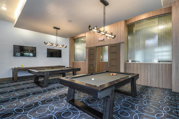 Images Centre Pointe Apartments