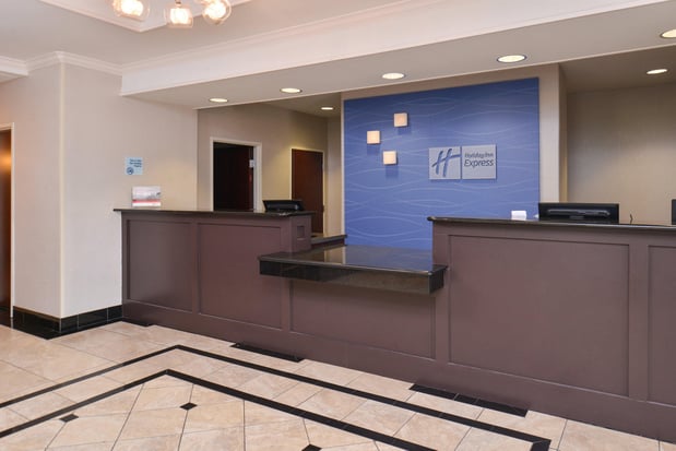 Images Holiday Inn Express & Suites San Antonio South by IHG