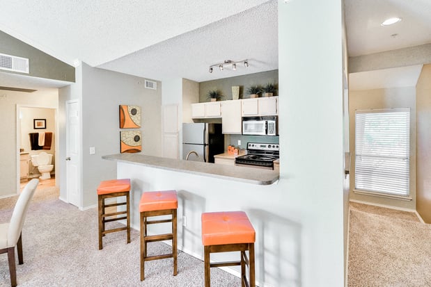 Images Winsted at Valley Ranch Apartments