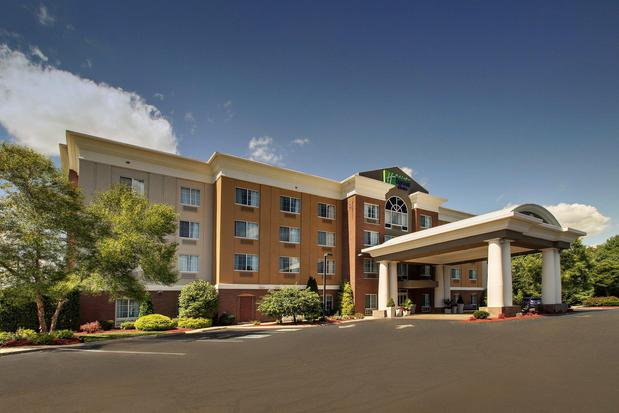 Images Holiday Inn Express & Suites Middleboro Raynham, an IHG Hotel