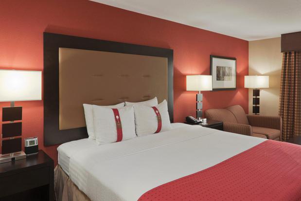 Images Holiday Inn & Suites Lima by IHG