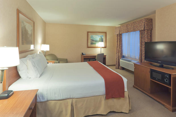 Images Holiday Inn Express & Suites Bishop, an IHG Hotel