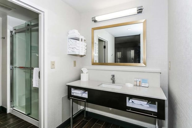 Images Hampton Inn & Suites Mobile- Downtown Historic District