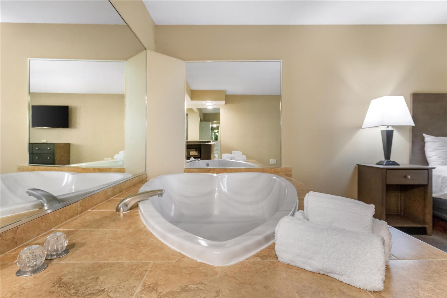 King Suite - Heart-Shaped Jetted Tub