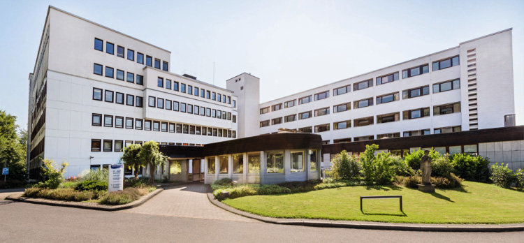 Außenansicht der Radiologie 360° im St. Josef-Krankenhaus in Engelskirchen
