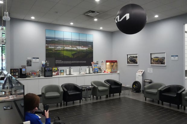 Images Russ Darrow Kia of Madison Service Center