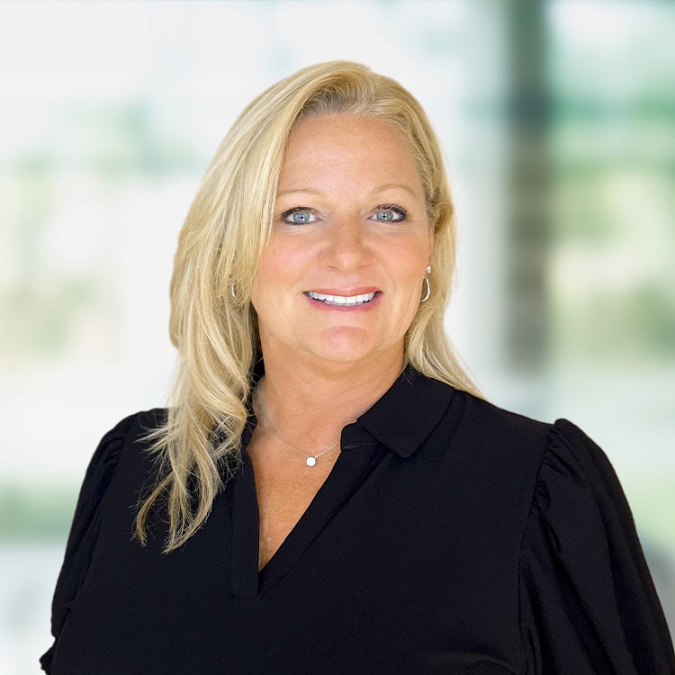 Headshot of Cherie Turnwald, a wealth advisor at Chase