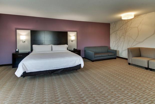 Images Holiday Inn Express Cheektowaga North East by IHG
