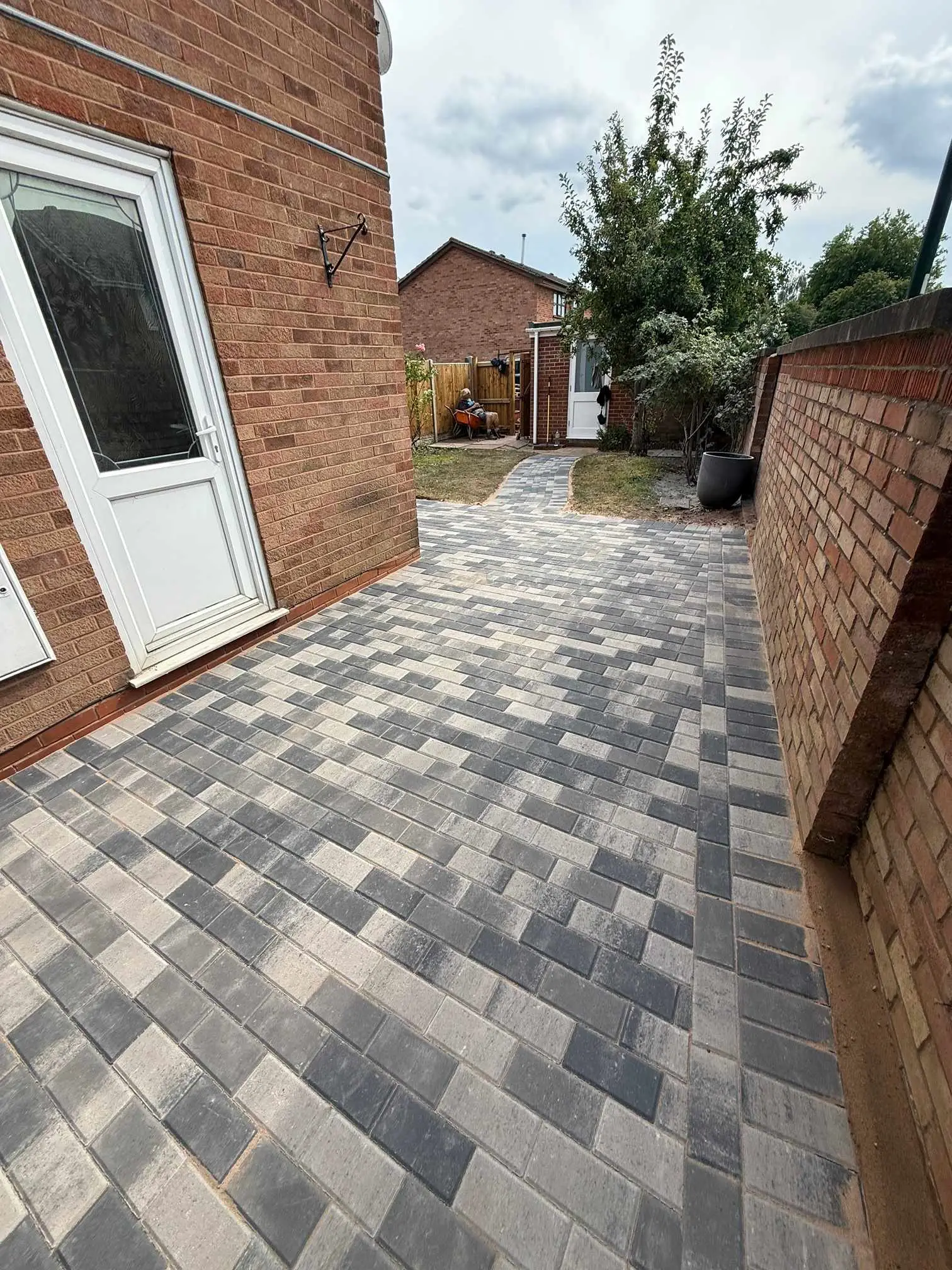 Images Dickens Heath Paving