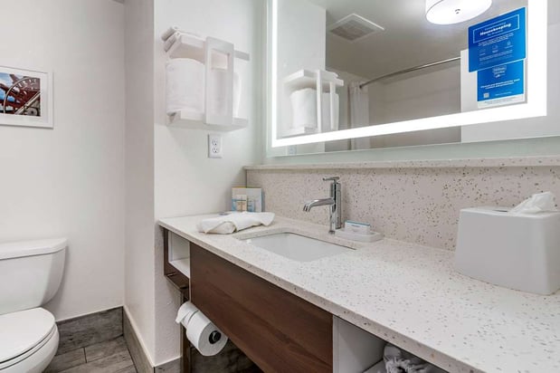 Images Hampton Inn & Suites Louisville East