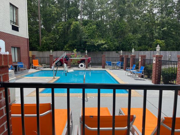 Images Holiday Inn Express & Suites Biloxi- Ocean Springs by IHG