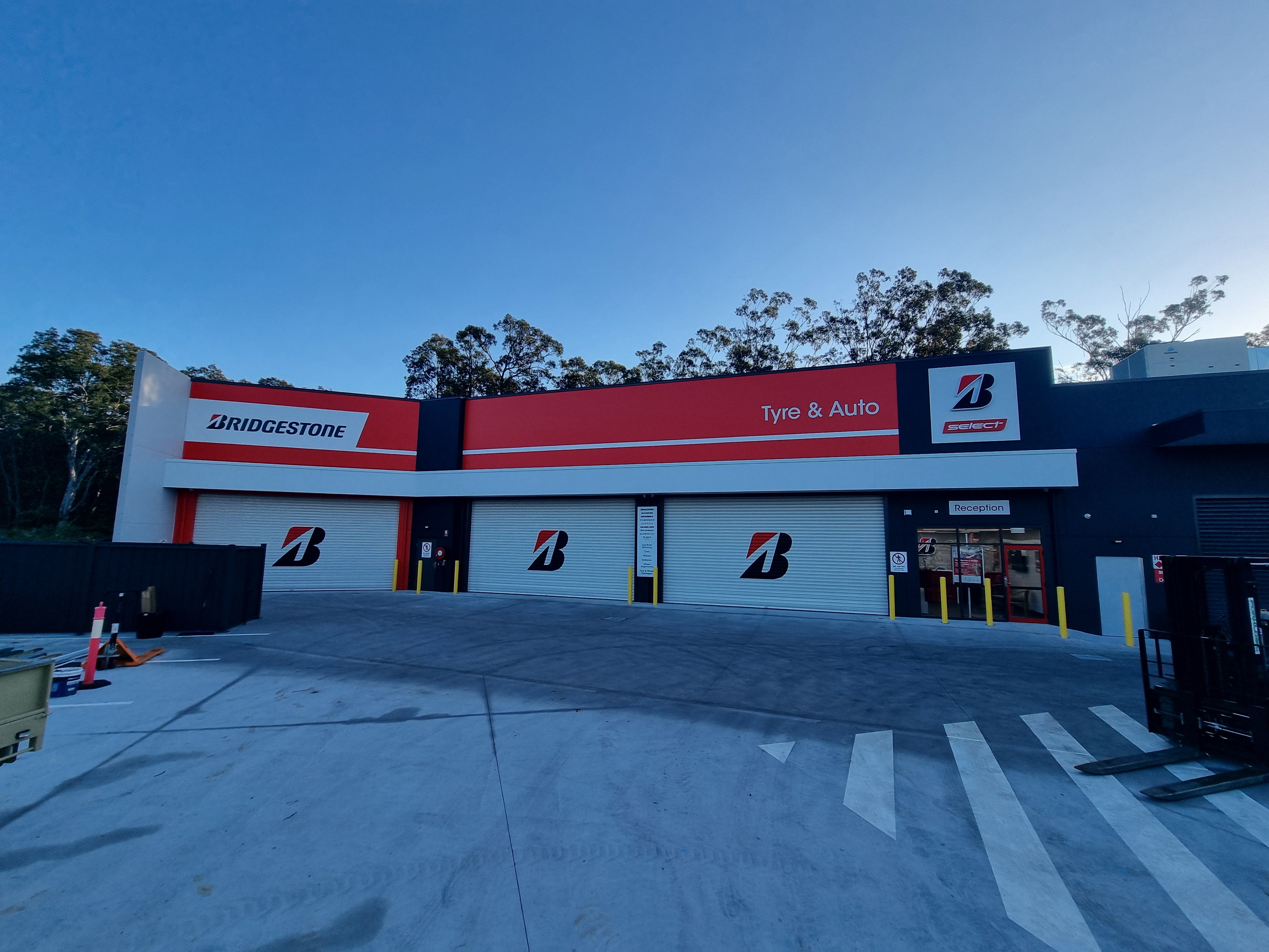 Images Bridgestone Select Tyre & Auto Huntlee