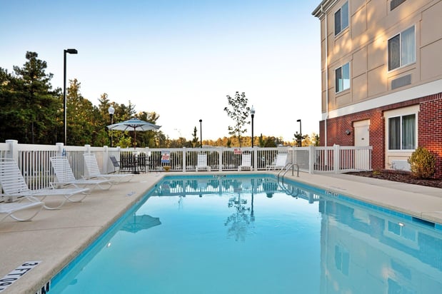 Images Holiday Inn Express & Suites Southern Pines-Pinehurst Area by IHG
