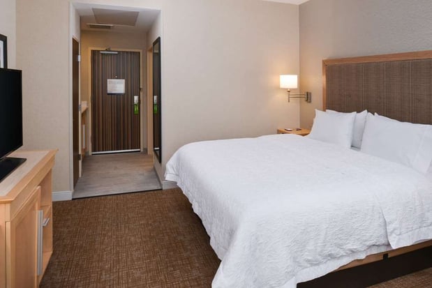 Images Hampton Inn & Suites Denver-Speer Boulevard