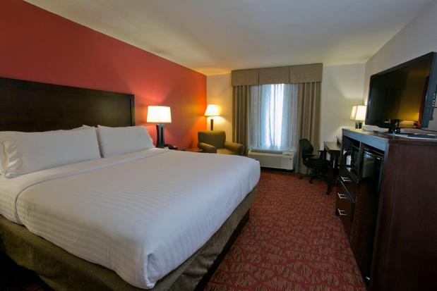 Images Holiday Inn Express & Suites Brookhaven, an IHG Hotel