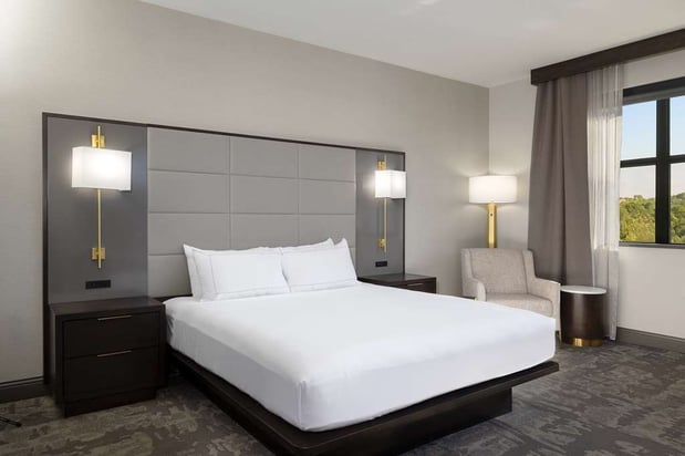 Images Hilton Promenade at Branson Landing