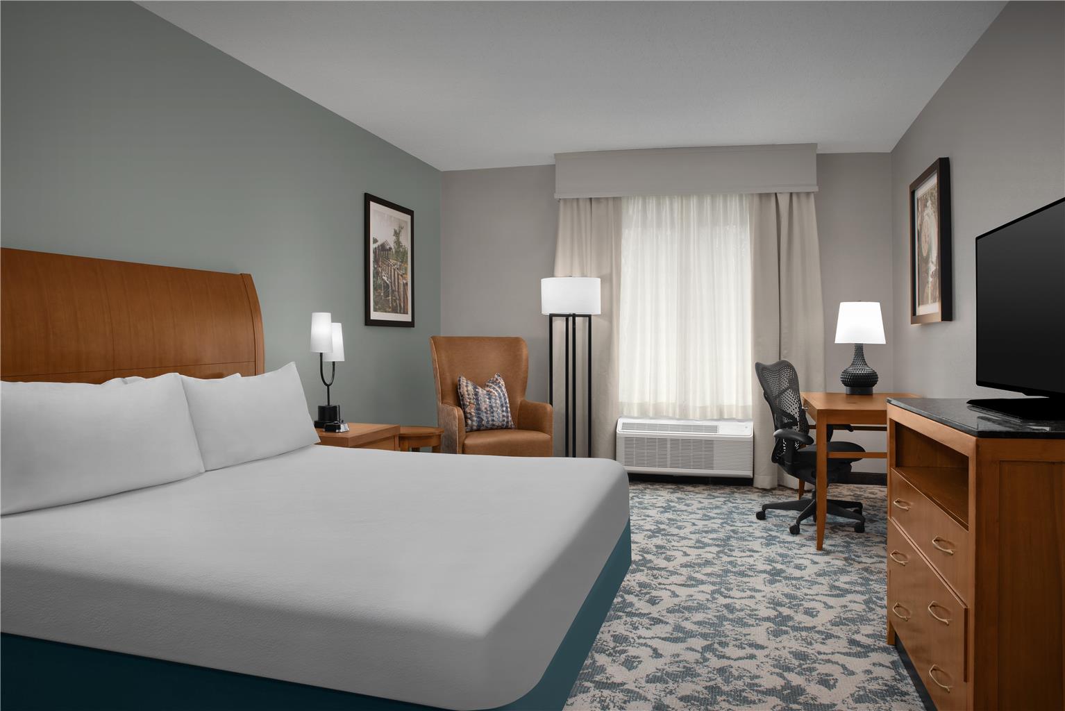 Guest room