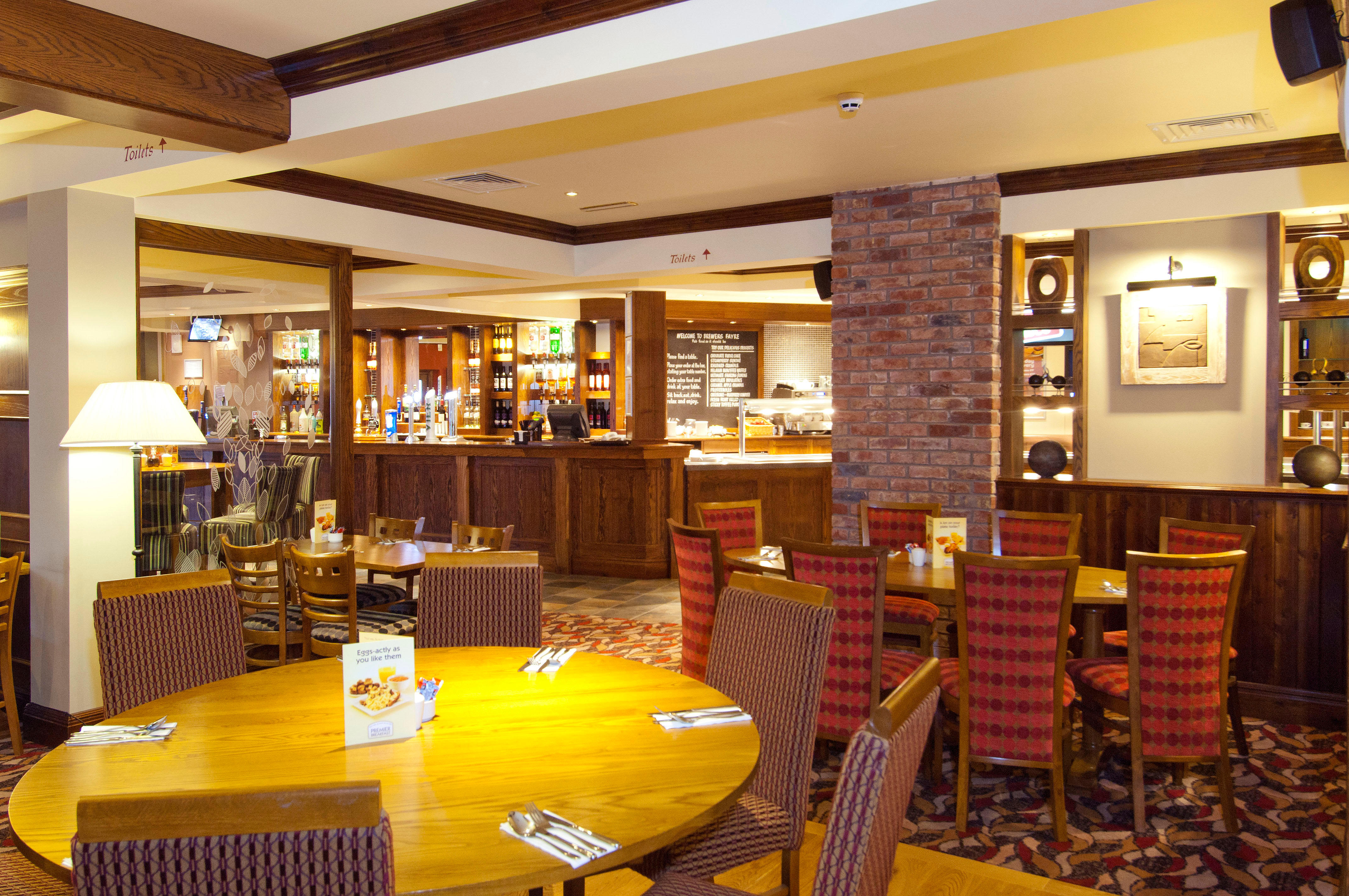 Brewers Fayre restaurant Premier Inn Blackburn South (M65, J4) hotel Lower Darwen 03337 773917