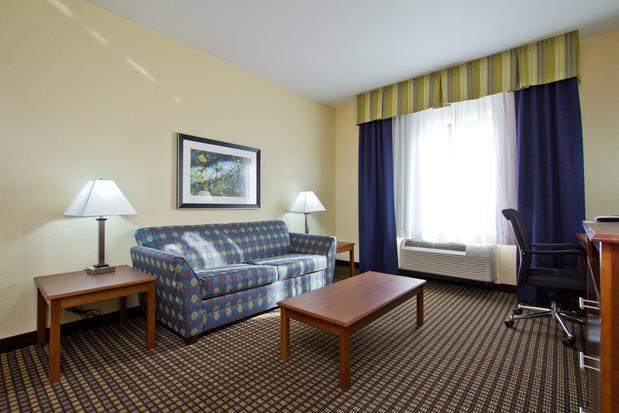 Images Holiday Inn Express & Suites Denver East-Peoria Street, an IHG Hotel