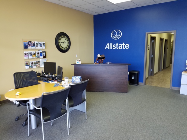 Images Lisa Hyde: Allstate Insurance