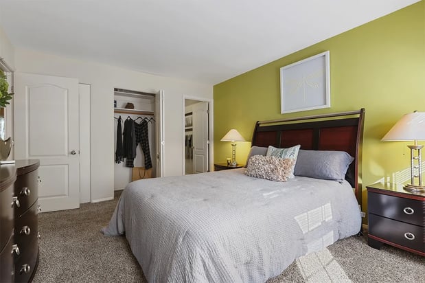 Images Kenilworth at Charles Apartments