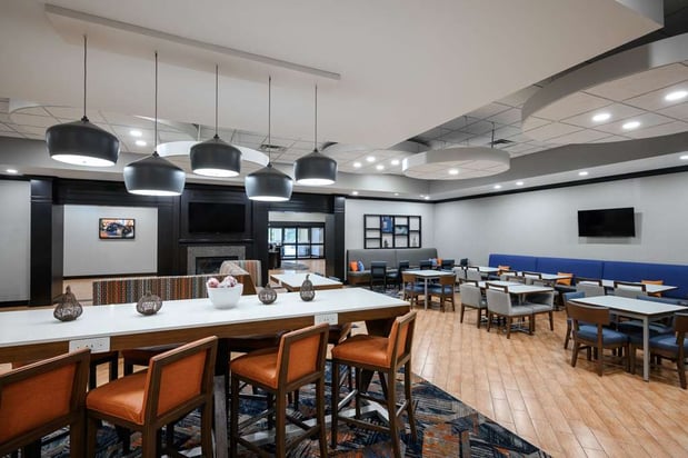 Images Hampton Inn Evansville Airport