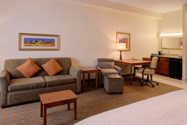 Images Hampton Inn & Suites Ontario