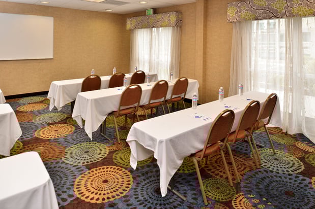 Images Holiday Inn Express & Suites San Diego Otay Mesa by IHG