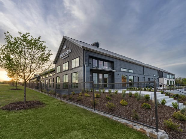 Images Modera McKinney Ridge