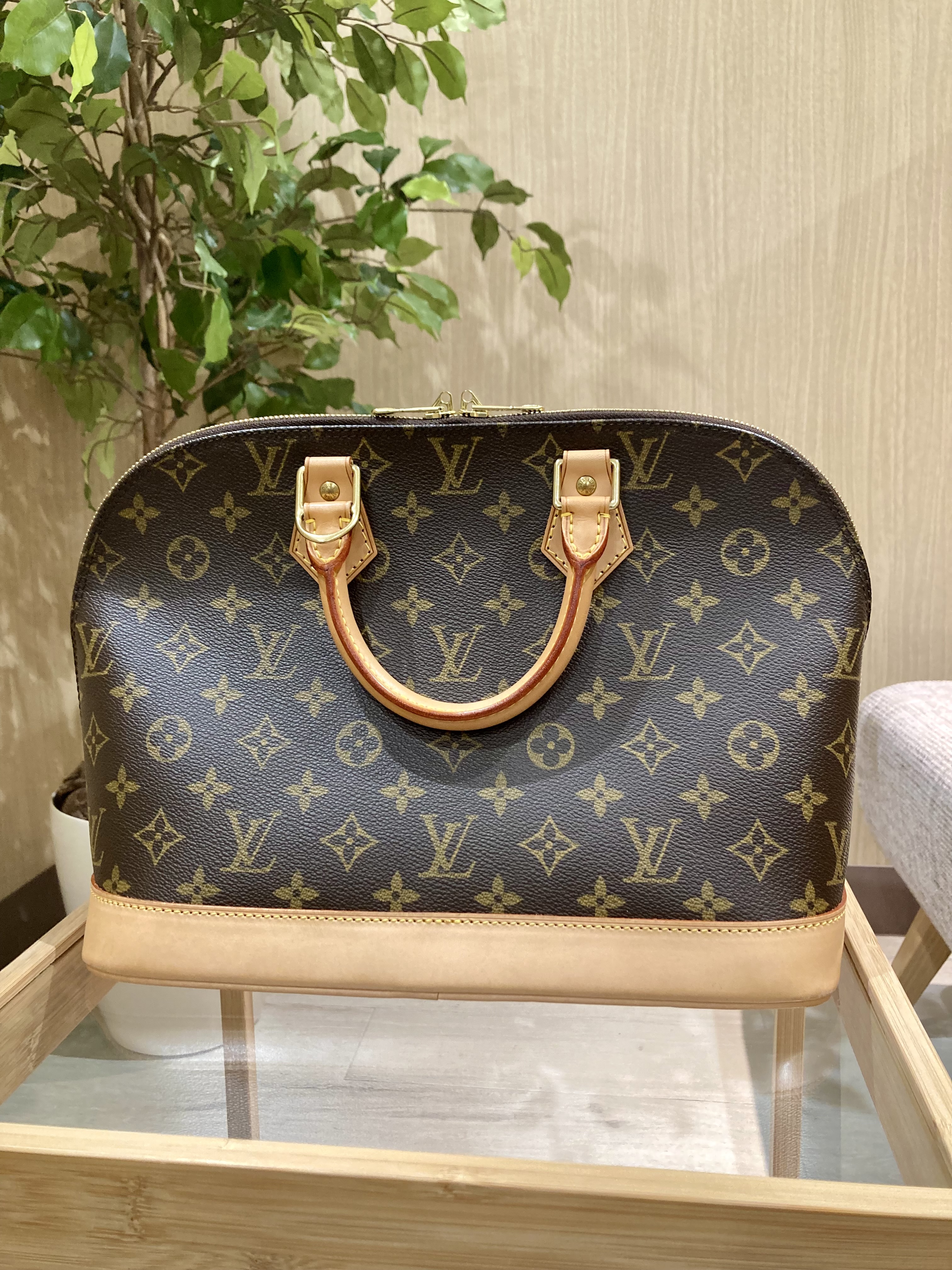 Images KOMEHYO（コメ兵）買取センター大丸須磨