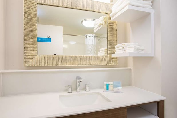 Images Hampton Inn Fishkill