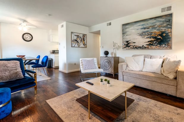 Images Candlewyck Apartments