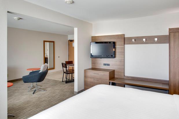 Images Holiday Inn Express & Suites Chickasha, an IHG Hotel
