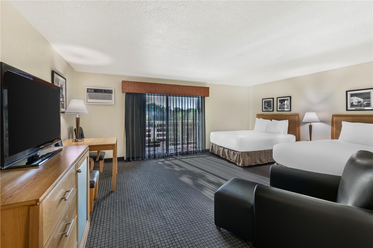 Double Queen - Lawn View Balcony