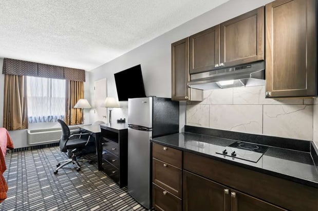 Images SureStay Plus by Best Western Lubbock Medical Center
