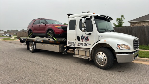 Images Eagle Towing & Recovery