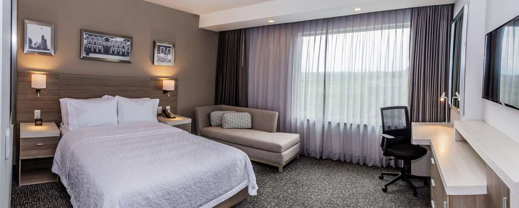 Images Hampton Inn & Suites by Hilton Puebla