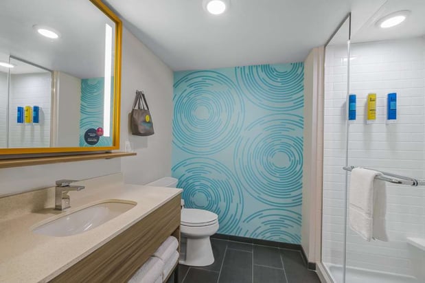 Images Tru by Hilton Lathrop