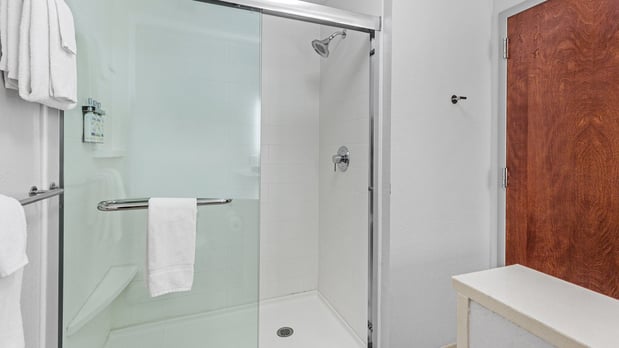 Images Holiday Inn Express & Suites Mobile - University Area by IHG