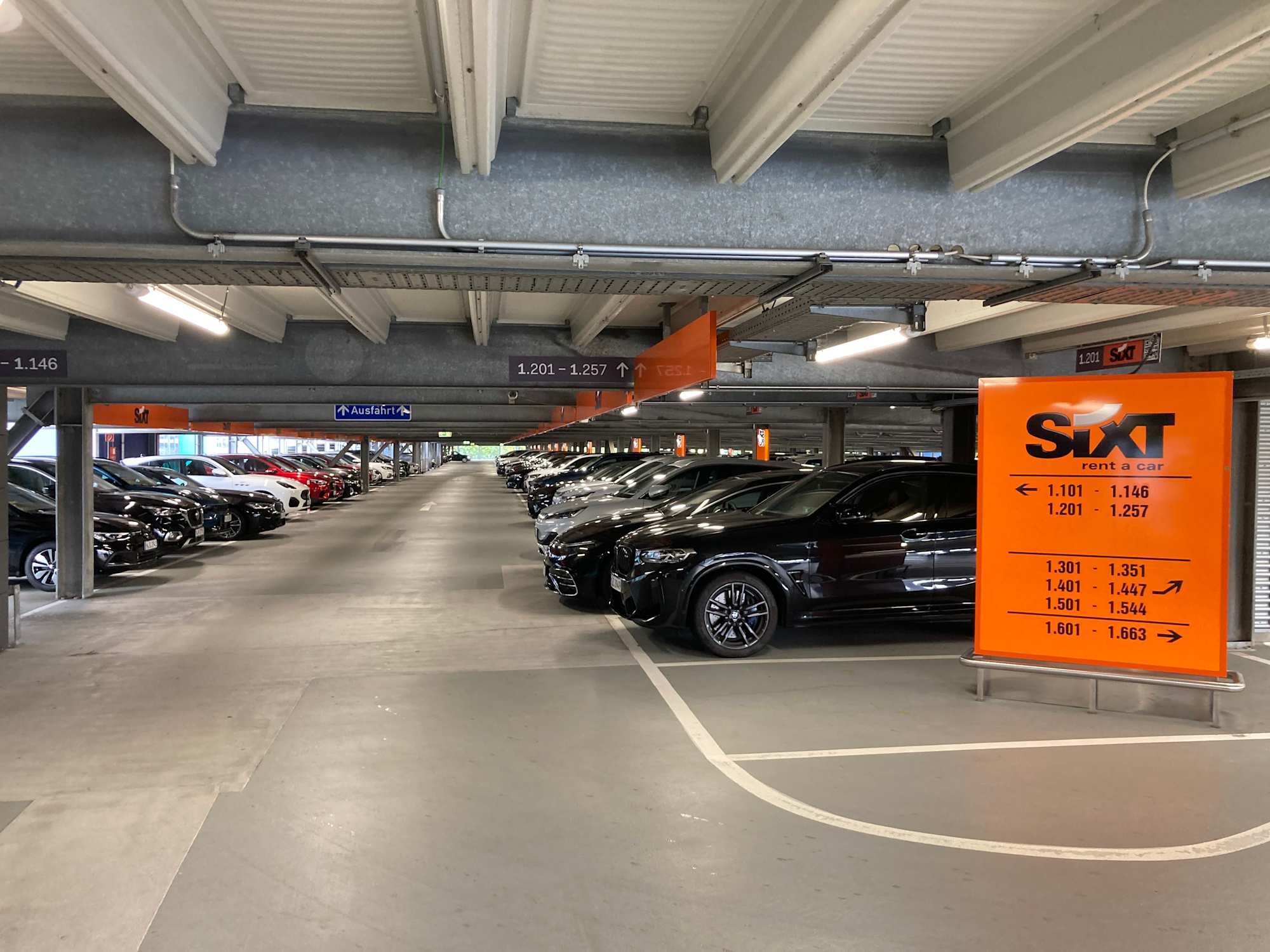 SIXT Autovermietung Düsseldorf Flughafen, Terminal Ring 1, Zentralgeb. in Düsseldorf