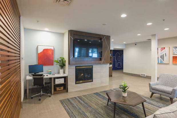 Images Holiday Inn Express & Suites Marquette by IHG