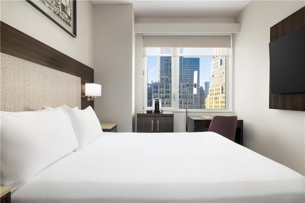 Images Hilton Garden Inn New York/Times Square Central