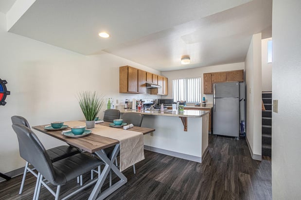 Images Oakwood Townhomes