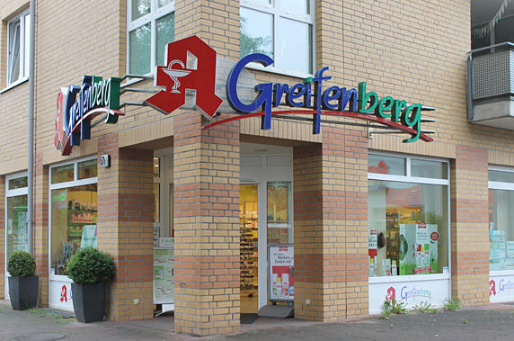 Aussenansicht der Greifenberg-Apotheke