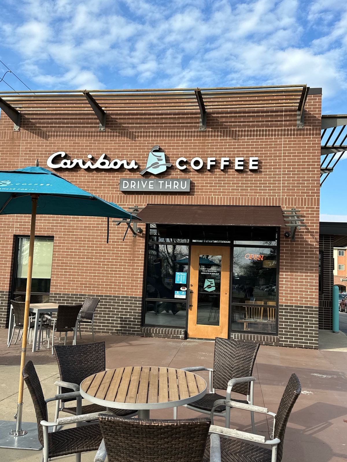 Storefront of the Caribou Coffee at 1680 Warren Street in Mankato