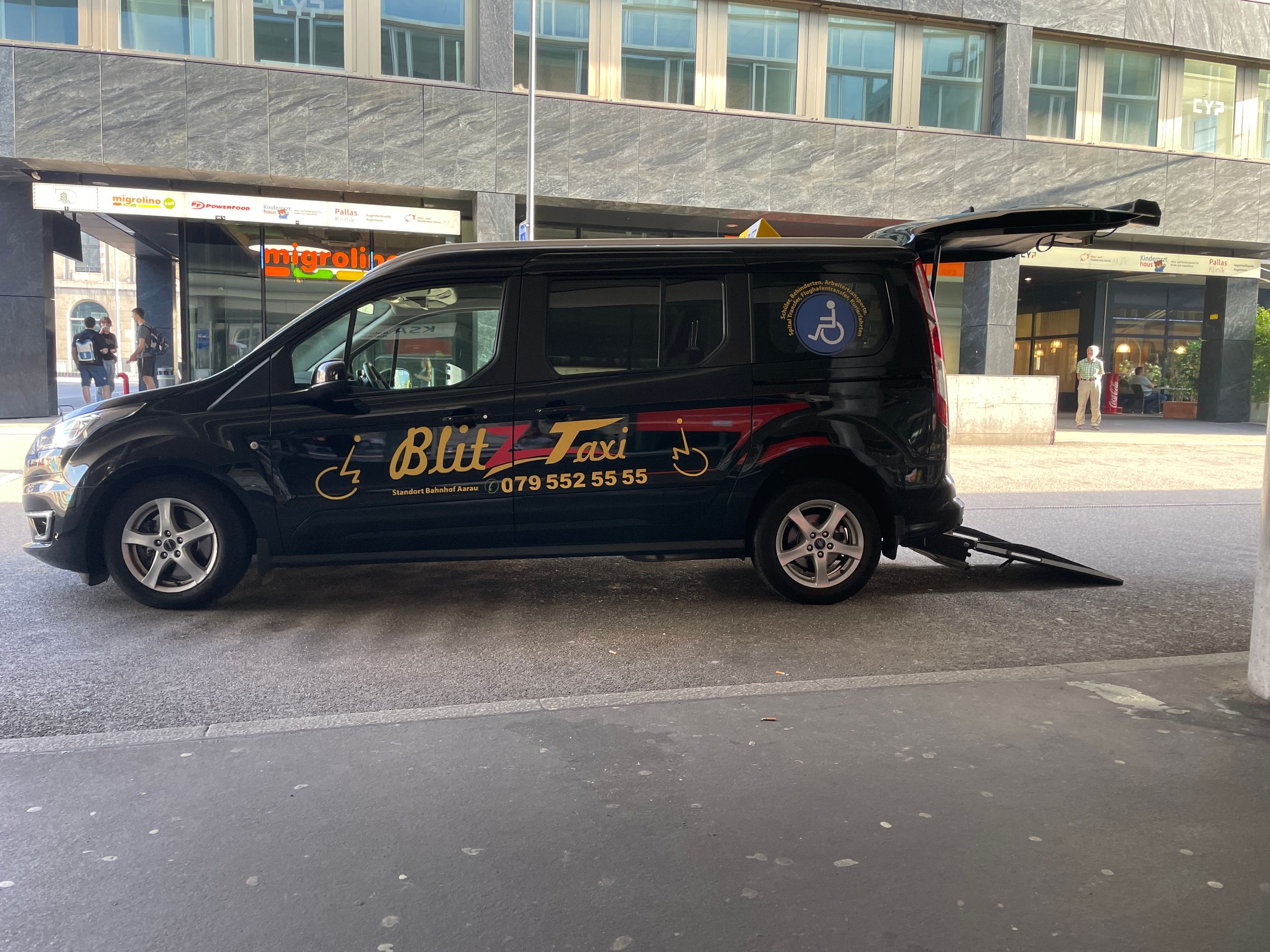BLITZ TAXI AARAU, Bahnhofplatz 3C in Aarau