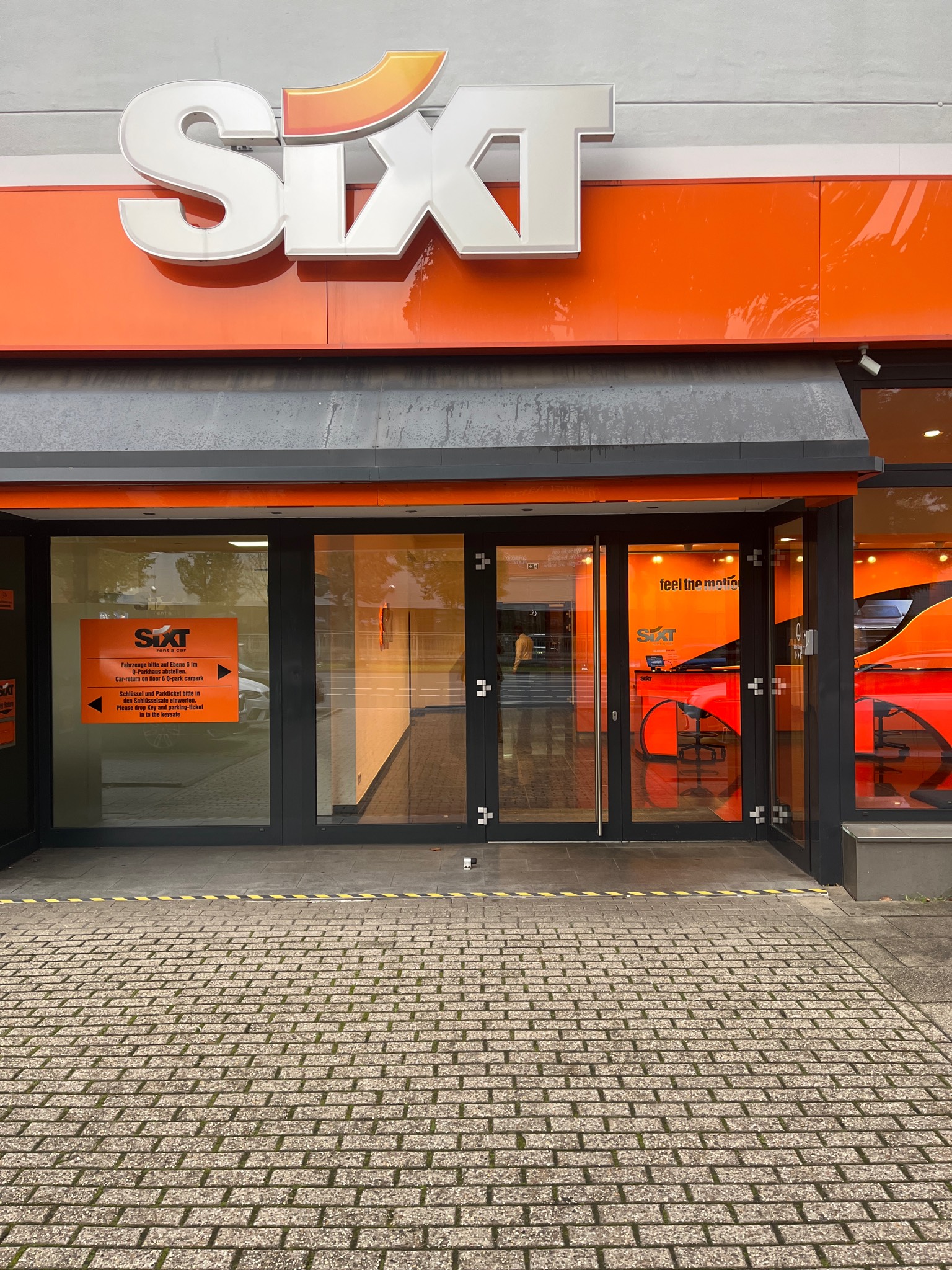 SIXT Auto- und Transportervermietung Essen Limbecker Platz, Ostfeldstr. 9 in Essen